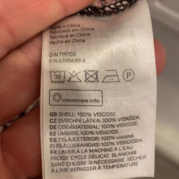 H&M dress   - Picture 5 of 6